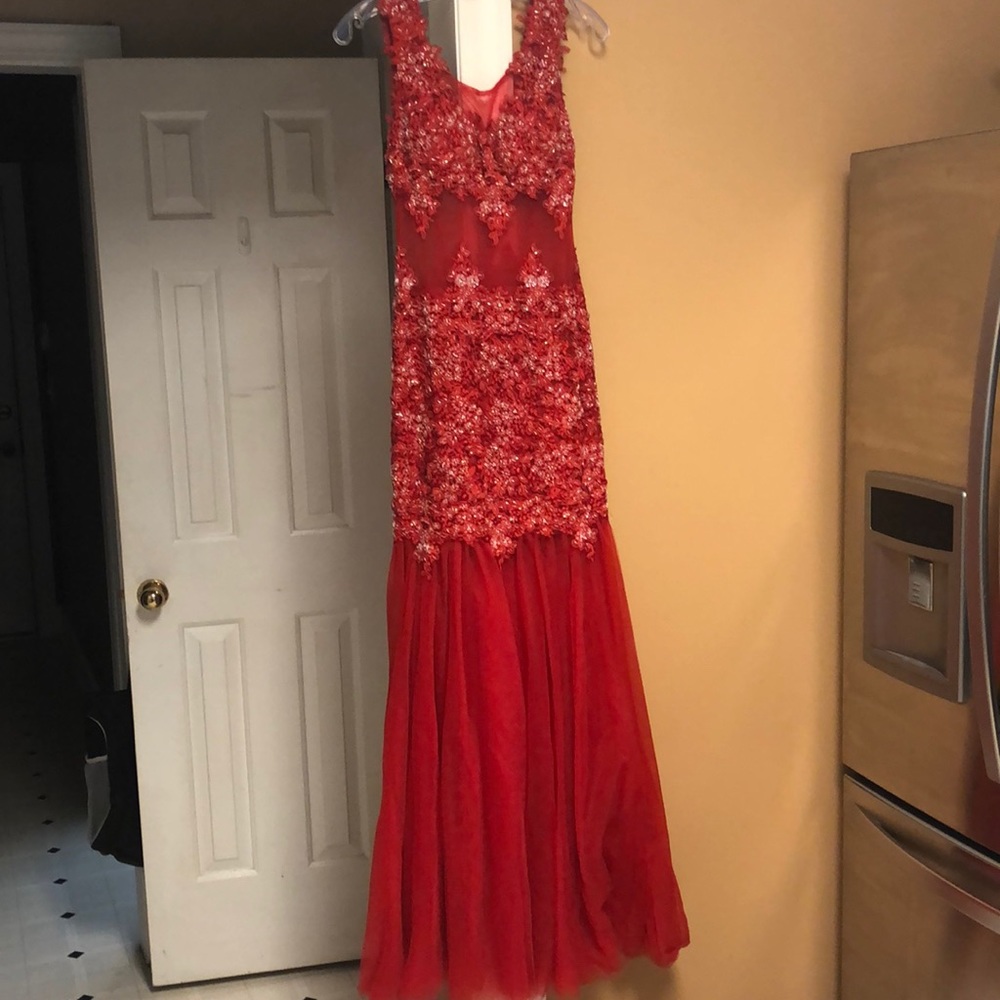Prom dress. Red w/sequin.